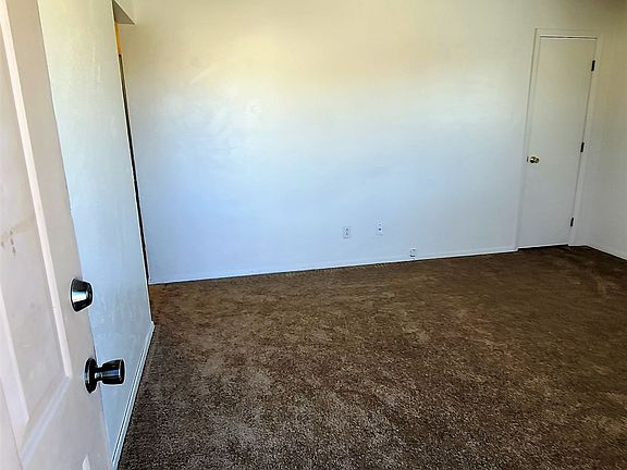 2nd image of 523 Pauline St APT 3