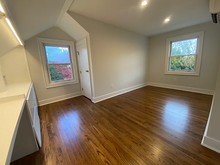 124 Shore Rd — Photo 19