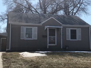 5853 Elm St, Omaha, NE 68106