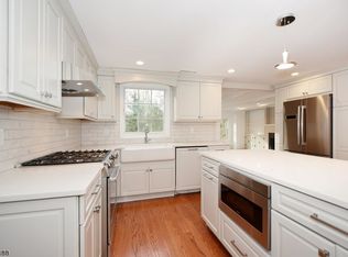 127 Beechwood Rd, Florham Park, NJ 07932