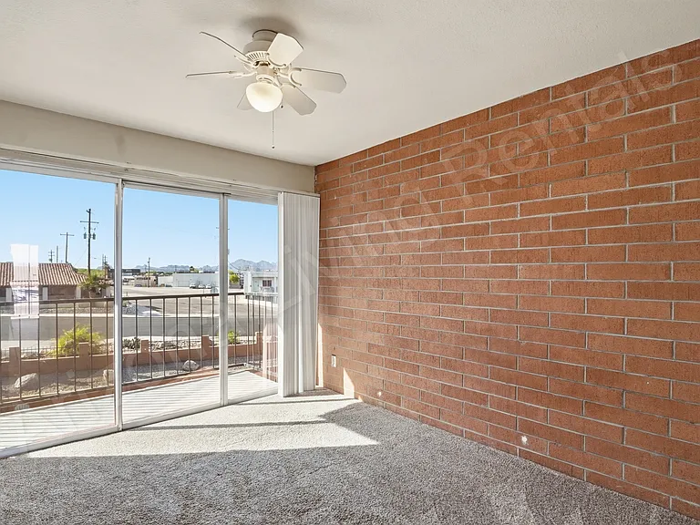 89 Acoma Blvd N #18 — Photo 12