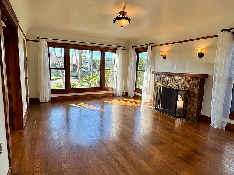3425 Bancroft St — Photo 4
