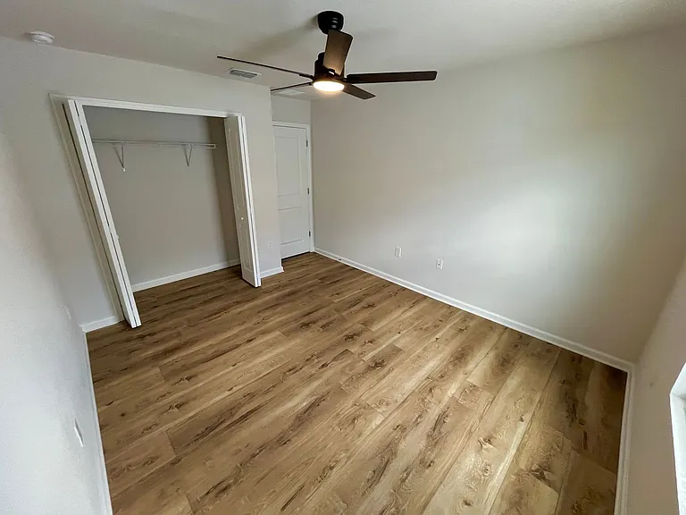 406 Sofia Ln — Photo 15