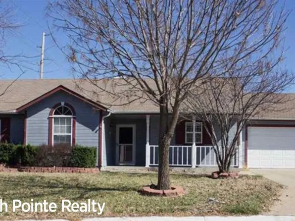 2512 Charolais Ln, Manhattan, KS 66502