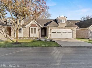 15664 Hunter Grv #9, Livonia, MI 48154