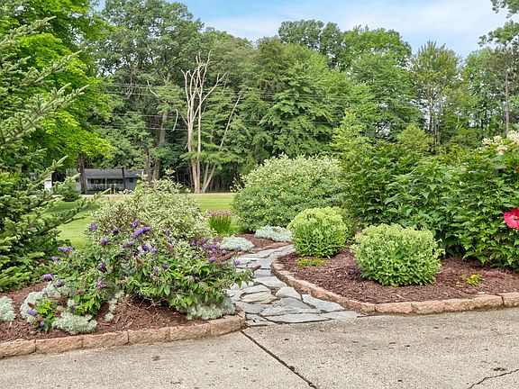 5th image of 3566 S Brooks Rd