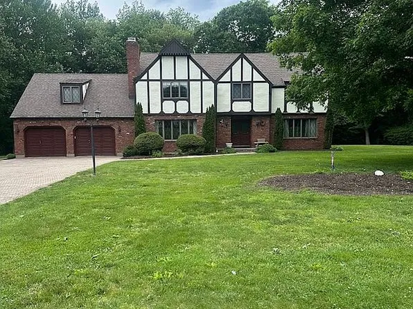 15 Otis Dr, Watertown, CT 06795