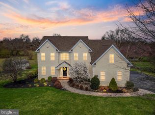 26 Woodside Farm Dr, Garnet Valley, PA 19060