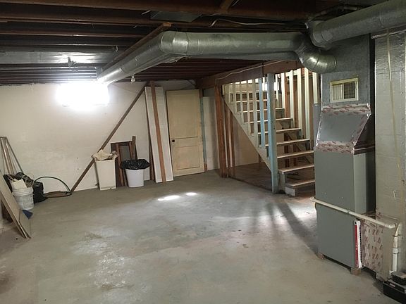 3rd image of 807 Medill Ave