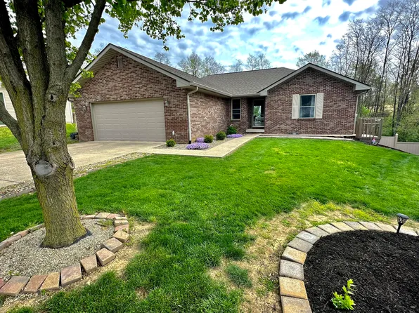 96 Kingswood Ct, Greencastle, IN 46135