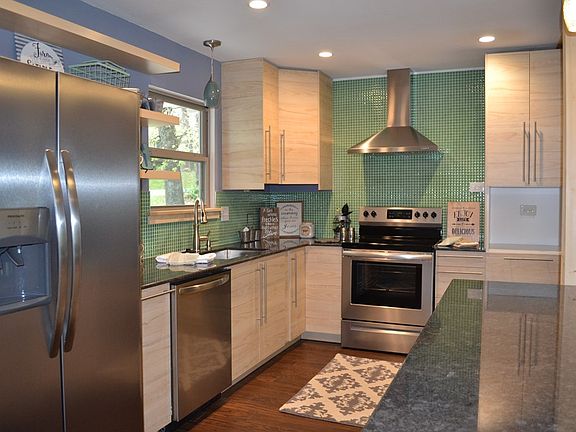 4th image of 5 Arnold Ln