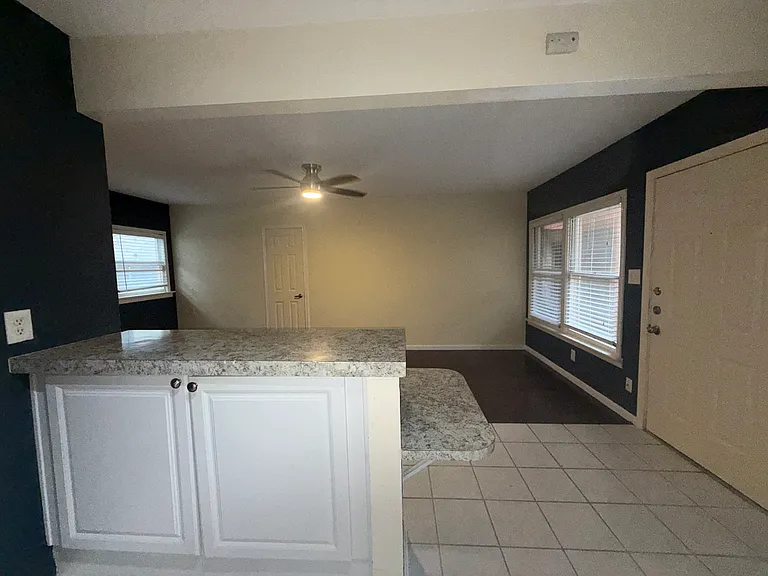 709 W 26th St #5 — Photo 13