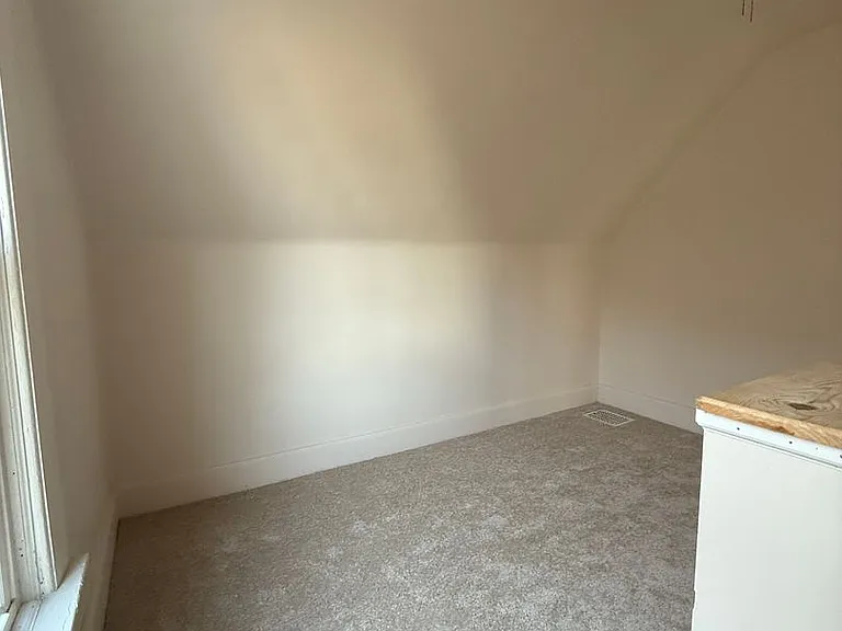129 N Olive St — Photo 7