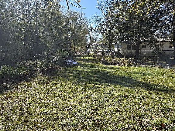 3rd image of 630 E Brimstone St