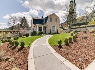 134 Nob Hill St, Ashland, OR