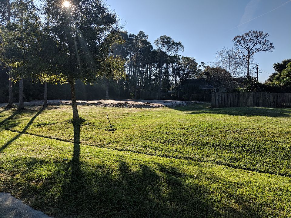 2nd image of 734 SE Cavern Ave