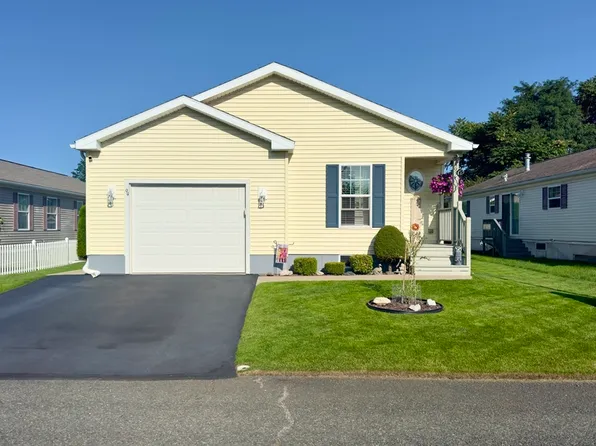 94 Sunrise Ln, Chicopee, MA 01020