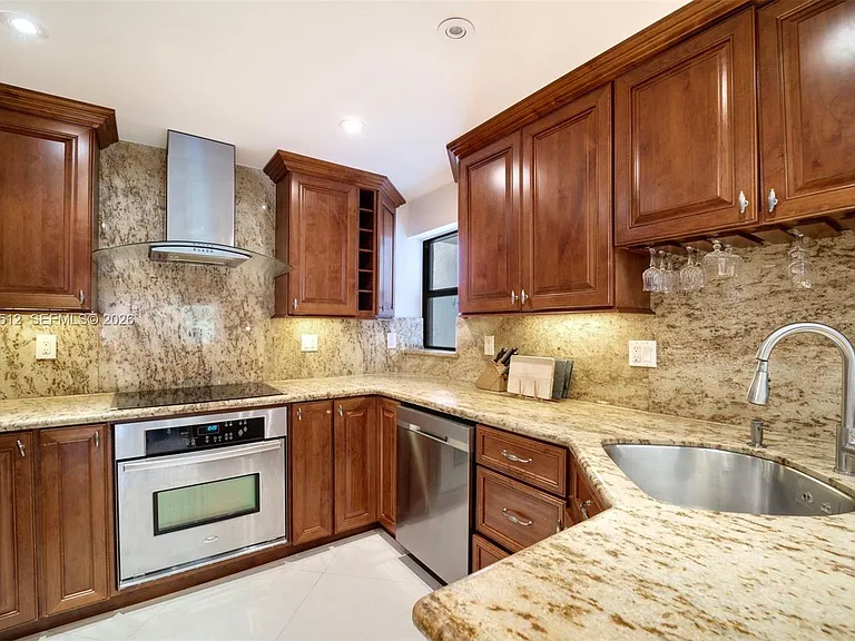 317 Poinciana Dr #807 — Photo 7