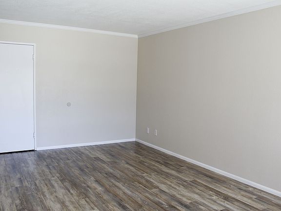 3rd image of 4791-93 Jutland Dr