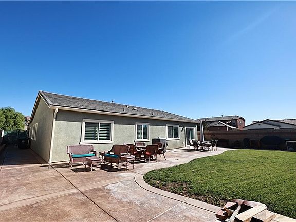 3rd image of 1339 Acanthus Ln