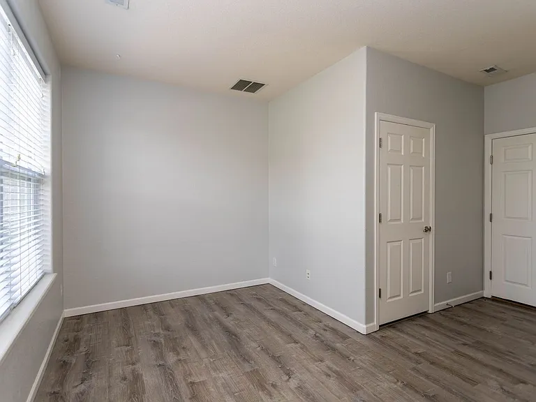 333 E Las Animas St — Photo 20
