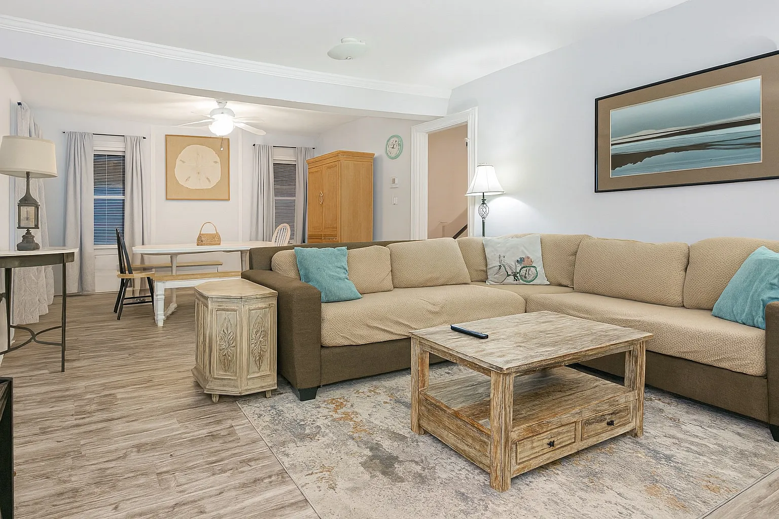 5 bed, 2900 sqft, $4,250 — Photo 2