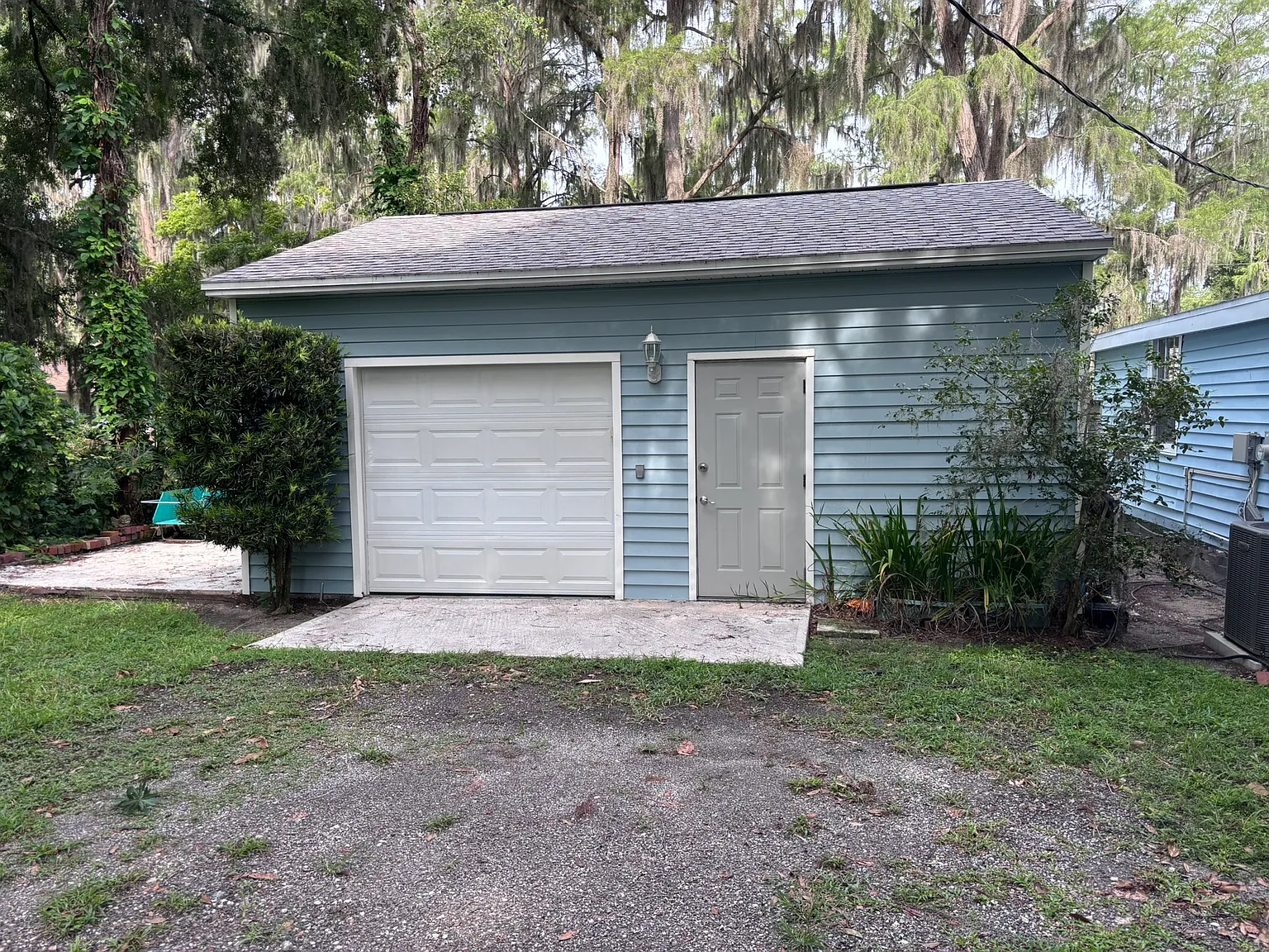 3 bed, 1200 sqft, $1,900 — Photo 3