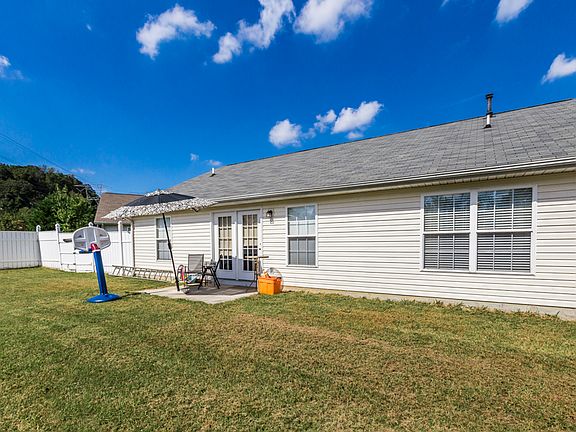 2nd image of 2415 Myloshane Ln