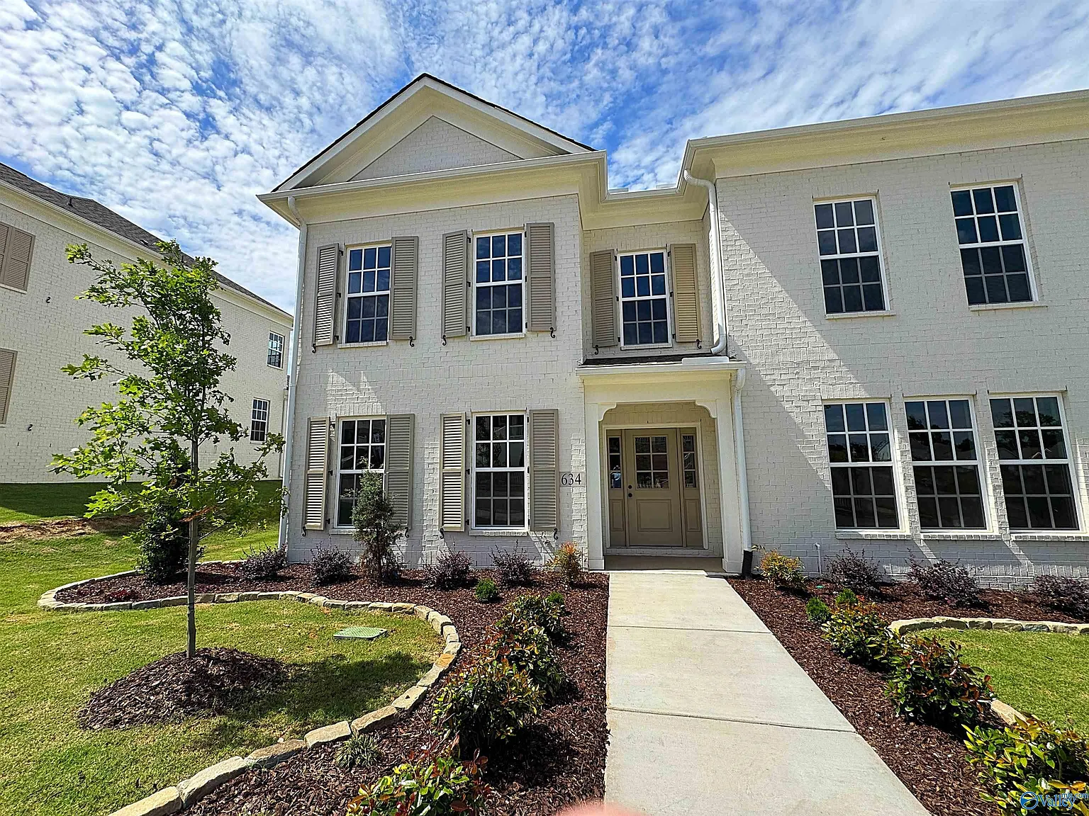 3 bed, 2.5 bath, 1830 sqft, $2,495 — Photo 2