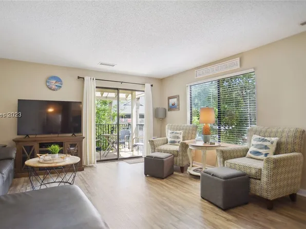 36 Deallyon Ave APT 120, Hilton Head Island, SC 29928