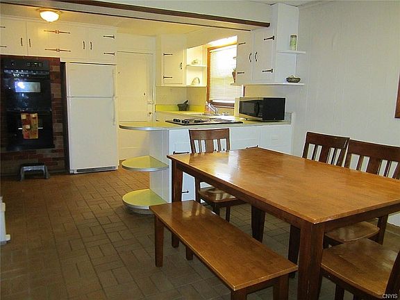 4th image of 424 Tower Avenue