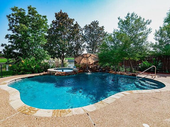 3rd image of 1547 Briar Meadow Dr