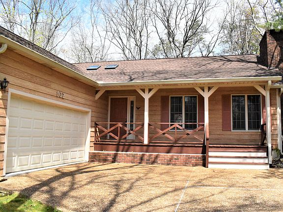 4th image of 102 Hilton Ln