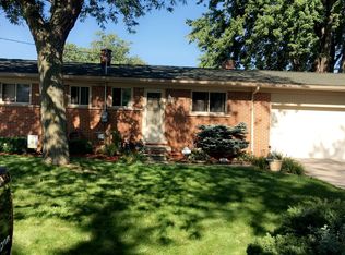 29226 Bayview Dr, Gibraltar, MI 48173