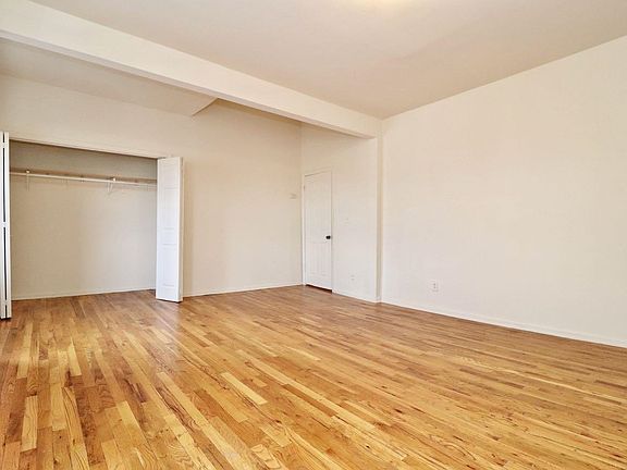 4th image of 209 Ogden Ave #3