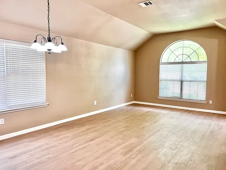 2513 Slalom Dr — Photo 9