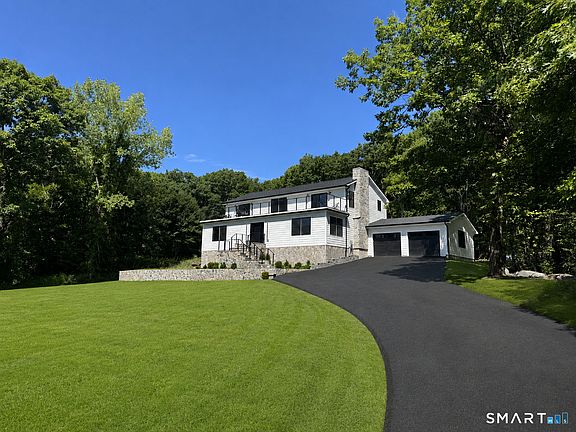 3rd image of 53 Mountain Lake Road