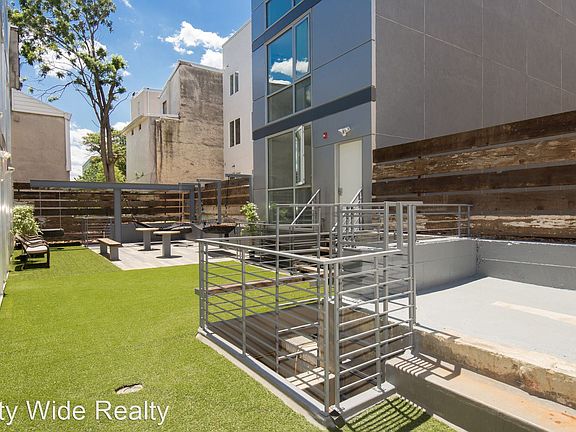 2nd image of 1438-40 N 7th St #4
