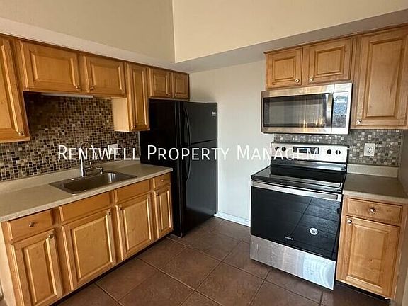 2nd image of 2 University Ave APT 1