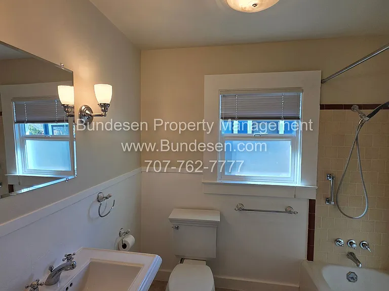 340 Church St — Photo 9