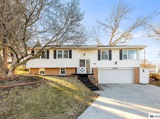 9116 S Cir, Omaha, NE 68127