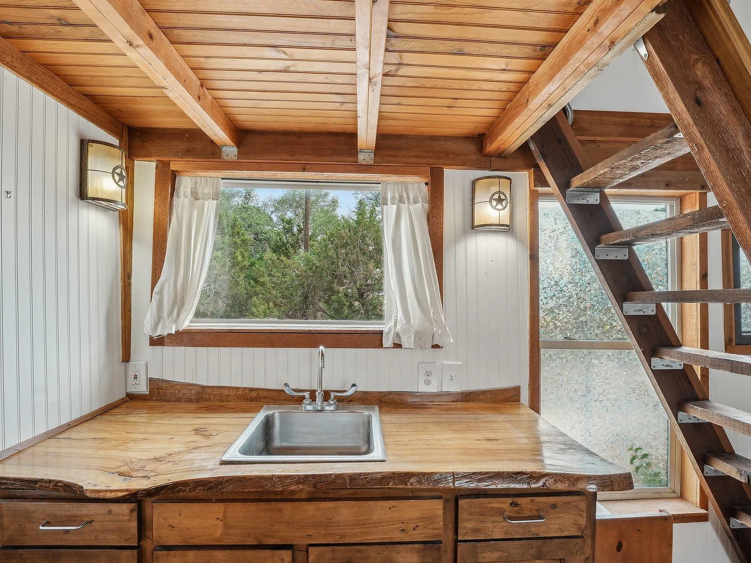 1 bed, 300 sqft, $1,300 — Photo 4