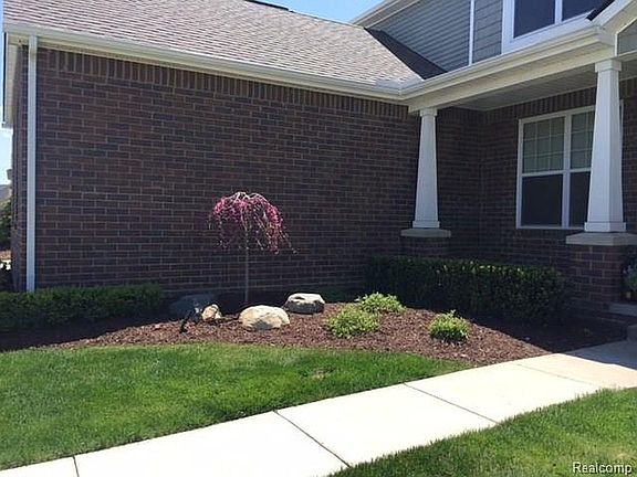 3rd image of 61279 Saddlecreek Dr