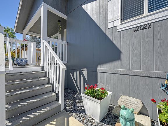 4th image of 12022 Hemlock Dr