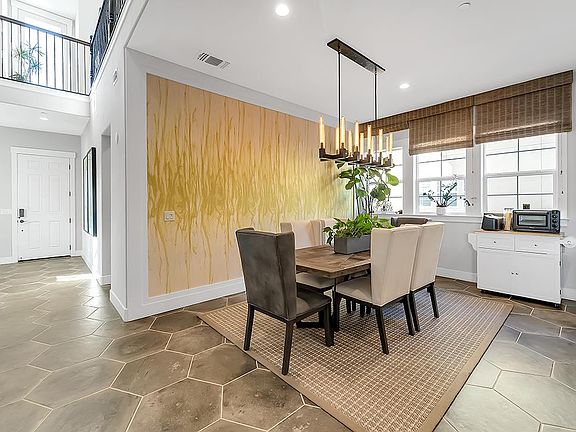 3rd image of 600 Thyme Way