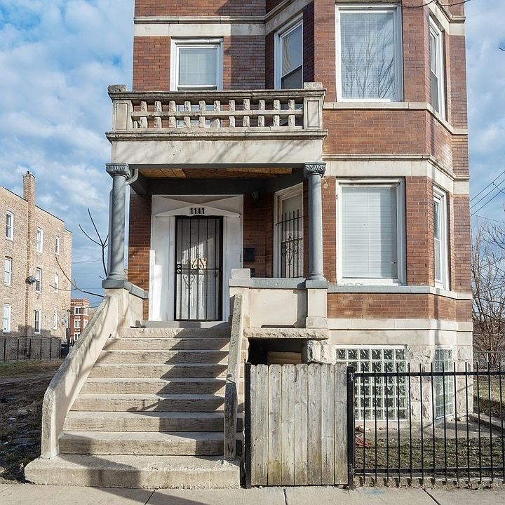 1st image of 1141 S Central Park Ave