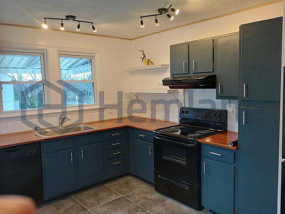 2nd image of 701 E Columbia Ave