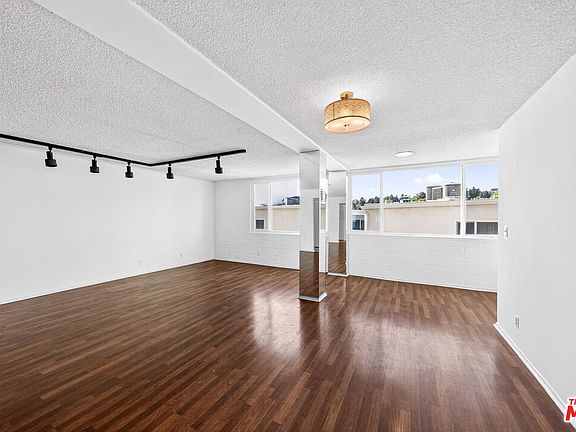 5th image of 540 Kelton Ave APT 402