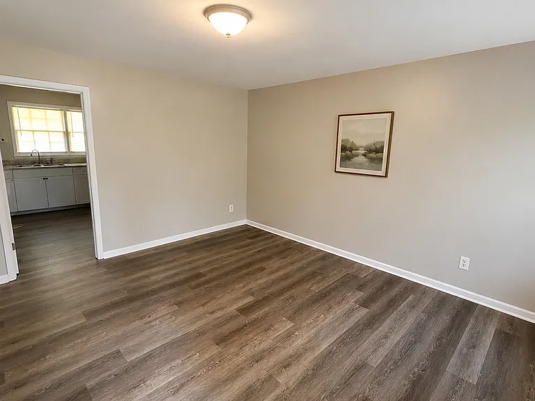 307 Christopher Cir — Photo 3
