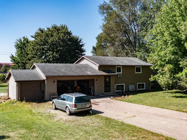 E2363 Julie Ln, Waupaca, WI 54981